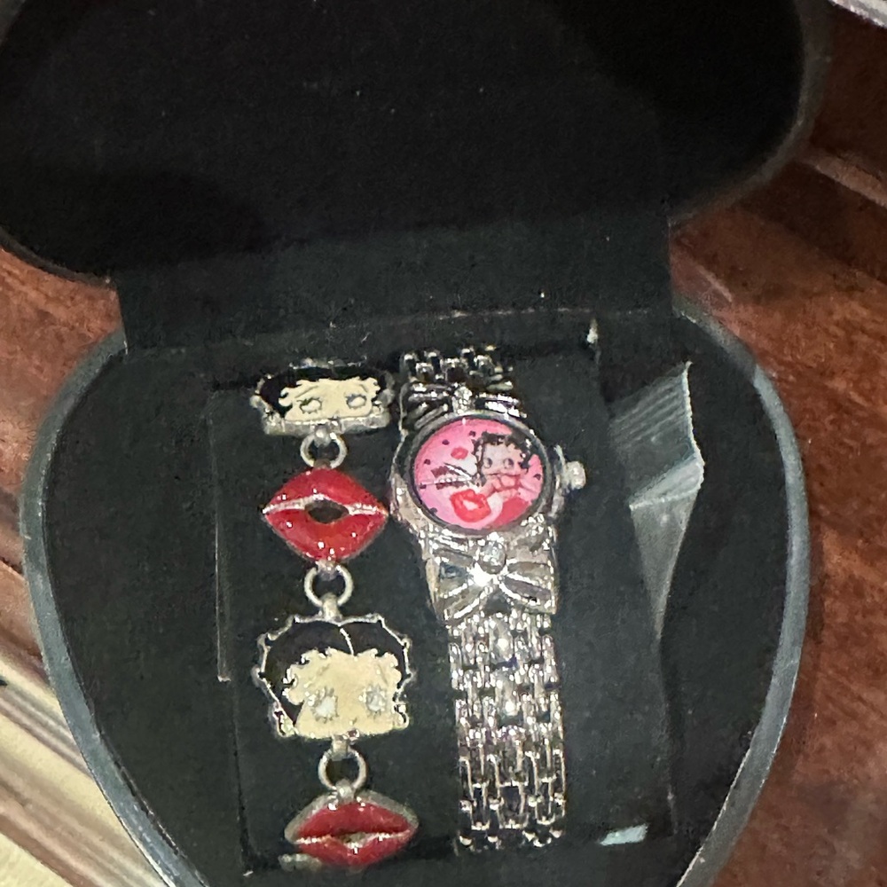 Betty Boop Heart-Shaped Red Box and watch and bracelet set